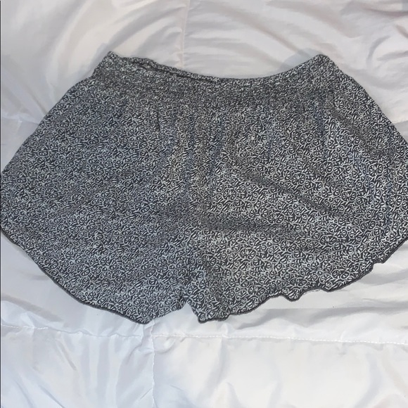 Hollister shorts - Picture 2 of 3